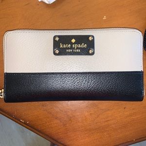 Kate spade two tone wallet